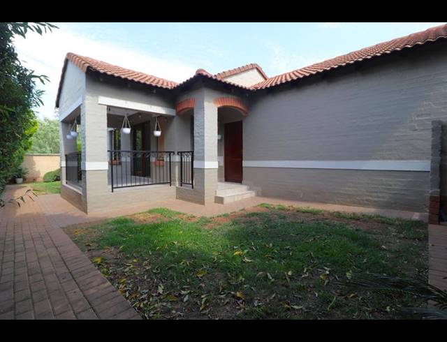 2 BEDROOM HOUSE FOR SALE IN WATERFORD ESTATE